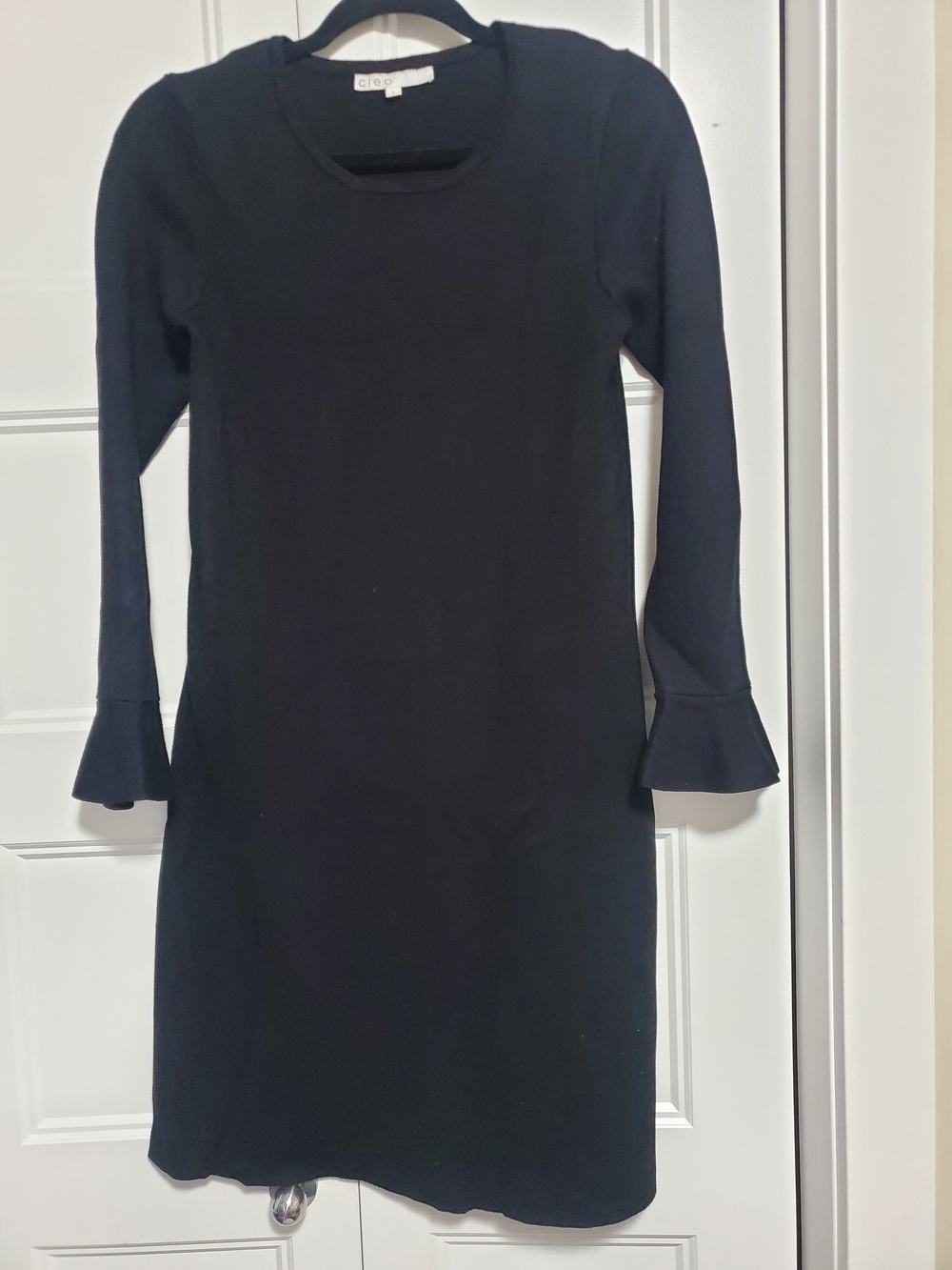 Closed Black Long Sleeve Ruffle Cuff Dress Small